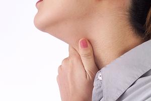 専門医による内視鏡手術の利点とリスク、回復期間について解説